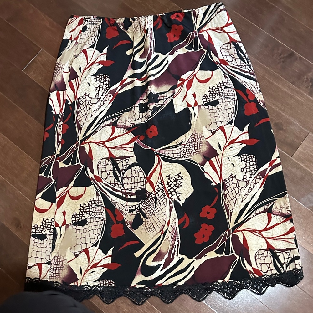 Plus Size Gorgeous Pattern skirt with lace ends